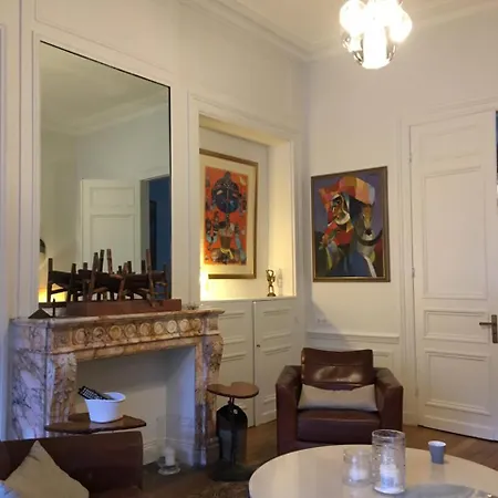 Les D'hotes Du Palais Habitación en casa particular