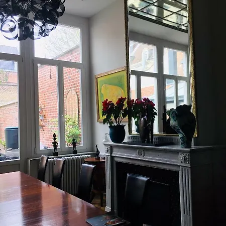 Homestay Les D'hotes Du Palais Douai